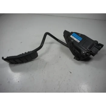 PEDAL PLINA ELEKTRIČEN Renault VELSATIS  2.2 DCI 8200004938
