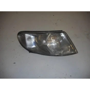 SMEROKAZ DESNI Saab 900 1995 2.0
