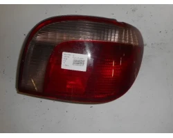 FARO POSTERIORE DESTRO Toyota Yaris 2000 1.0