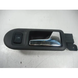 KLJUKA NOTRANJA  SPREDAJ DESNA Volkswagen Golf 2000 1.4