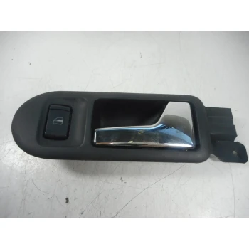 KLJUKA NOTRANJA  SPREDAJ DESNA Volkswagen Golf 2000 1.4