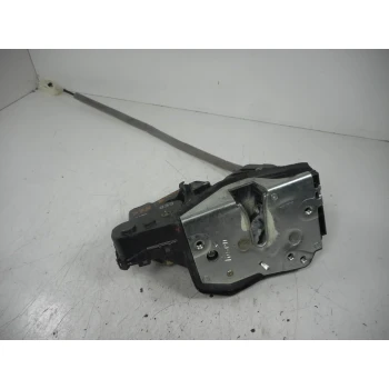 ZAKLEP  ZADAJ LEVA BMW 3 2000 320D