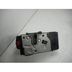 ZAKLEP ZADAJ DESNA Opel Vectra 2003 2.2 DTI AUT. ZAKLEP ZADAJ DESNA Opel Vectra 2003 2.2 DTI AUT.