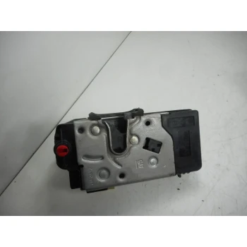 ZAKLEP  ZADAJ DESNA Opel Vectra 2003 2.2 DTI AUT.