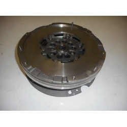VZTRAJNIK Audi A4, S4 2009  0B1105266AG