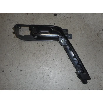 KLJUKA NOTRANJA  ZADAJ LEVA Volkswagen Polo 2004 1.4 TDI