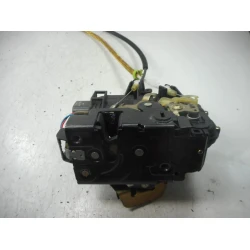 ZAKLEP  ZADAJ DESNA Audi A6, S6 1998 2.4