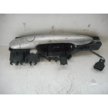 KLJUKA ZUNAJ  SPREDAJ DESNA Renault SCENIC 2007 1.5DCI