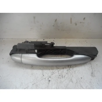 DOOR HANDLE OUSIDE FRONT RIGHT Nissan Primera 2003 1.8