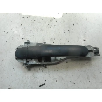 KLJUKA ZUNAJ  SPREDAJ DESNA Volkswagen Golf 2005 1.9 TDI