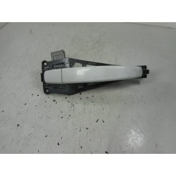 KLJUKA ZUNAJ  ZADAJ DESNA Opel Zafira 2006 1.9 DT 16V