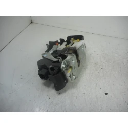 ZAKLEP SPREDAJ DESNA Mitsubishi Colt 2004 1.1 MPI 5715A028 ZAKLEP SPREDAJ DESNA Mitsubishi Colt 2004 1.1 MPI 5715A028