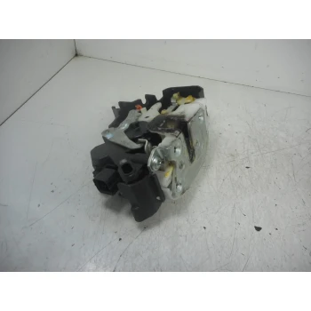 ZAKLEP  SPREDAJ DESNA Mitsubishi Colt 2004 1.1 MPI 5715A028