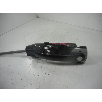 KLJUKA ZUNAJ SP LEVA Volkswagen Polo 2011 1.2TDI 5N0837205F 5N0837885H