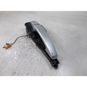 KLJUKA ZUNAJ  SPREDAJ DESNA Opel Astra 2012 SW 1.7 DTI 16V 138616 138174