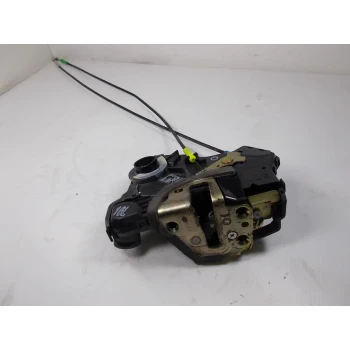 CHIUSURA SERRATURA PORTA ANTERIORE SINISTRA Toyota Avensis 2006 2.2 D4D SW 6904002152
