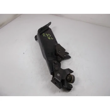 TEČAJ  ZADAJ LEVA Mazda Mazda5 2006 2.0