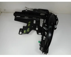 KLJUKA ZUNAJ  SPREDAJ DESNA Ford Fiesta 2010 1.2