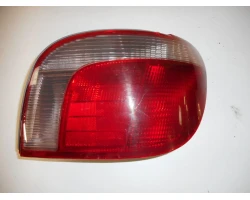 FARO POSTERIORE DESTRO Toyota Yaris 2002 1.0