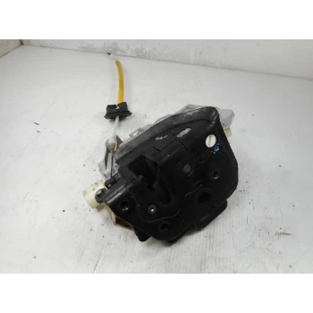 ZAKLEP  SPREDAJ DESNA Audi A3, S3 2007 1.9TDI SPORTBACK 4F1877016