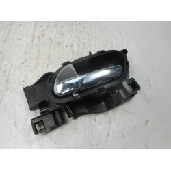 KLJUKA NOTRANJA SPREDAJ LEVA Peugeot 207 2008 BREAK 1.6 HDI
