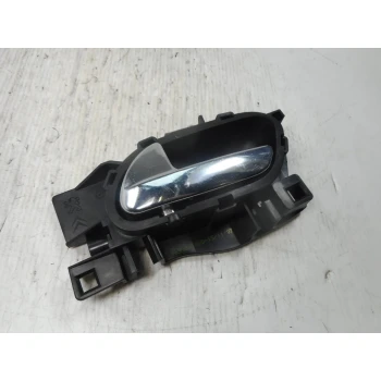 KLJUKA NOTRANJA SPREDAJ LEVA Peugeot 207 2008 BREAK 1.6 HDI