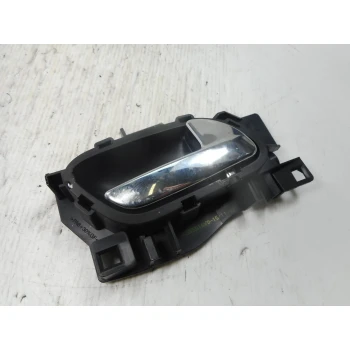 KLJUKA NOTRANJA  ZADAJ DESNA Peugeot 207 2008 BREAK 1.6 HDI