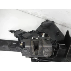 ZAKLEP  SPREDAJ DESNA Ford Focus C-Max 2005 2.0TDCI