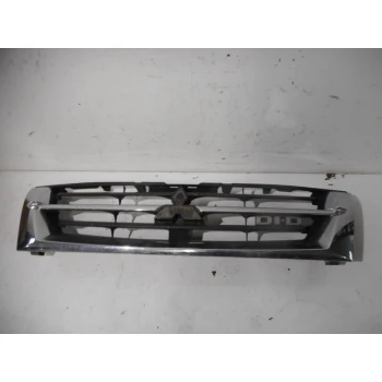 OKRASNA MASKA Mitsubishi Pajero, Montero 2001 3.2