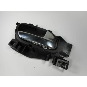 KLJUKA NOTRANJA  ZADAJ DESNA Peugeot 308 2012 2.0 HDI