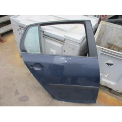 GOLA VRATA ZADAJ DESNA Volkswagen Golf 2004 1.9TDI