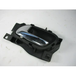 KLJUKA NOTRANJA SPREDAJ LEVA Peugeot 407 2006 2.2 HDI