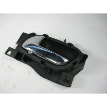 KLJUKA NOTRANJA SPREDAJ LEVA Peugeot 407 2006 2.2 HDI