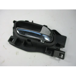 KLJUKA NOTRANJA  SPREDAJ DESNA Peugeot 407 2006 2.2 HDI