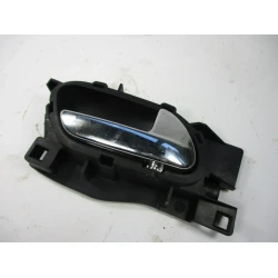 KLJUKA NOTRANJA  ZADAJ DESNA Peugeot 407 2006 2.2 HDI