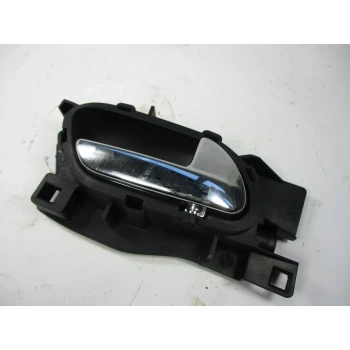KLJUKA NOTRANJA  ZADAJ DESNA Peugeot 407 2006 2.2 HDI