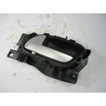 KLJUKA NOTRANJA SPREDAJ LEVA Peugeot 207 2008 1.4