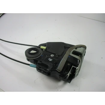 CHIUSURA SERRATURA PORTA POSTERIORE DESTRA Toyota Verso 2010 2.0D4D 690500F030