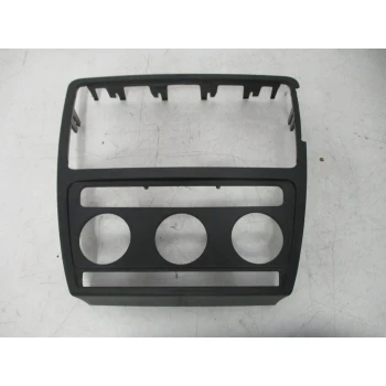 CONSOLE Škoda Octavia 2006 1.9 tdi 1Z0858069E