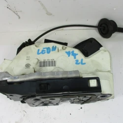 ZAKLEP ZADAJ LEVA Seat Leon 2015 1.6 TDI AUT. VARIANT 5K4839015R ZAKLEP ZADAJ LEVA Seat Leon 2015 1.6 TDI AUT. VARIANT 5K4839015R