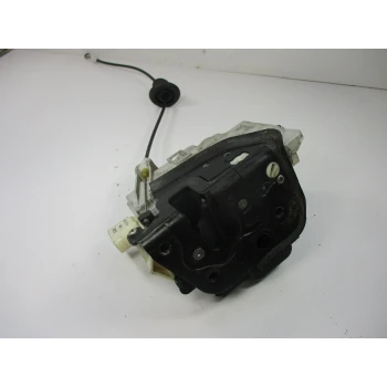 ZAKLEP  SPREDAJ DESNA Audi A4, S4 2005 2.0TDI AVANT 8E1837016AA