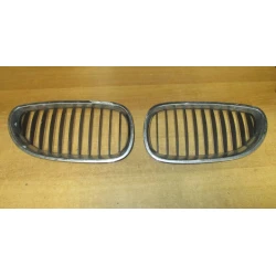 OKRASNA MASKA BMW 5 2004 520I