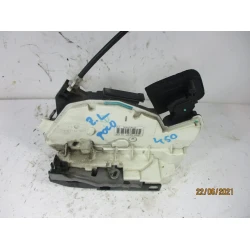 ZAKLEP ZADAJ LEVA Volkswagen Polo 2010 1.6TDI 5K4839015F ZAKLEP ZADAJ LEVA Volkswagen Polo 2010 1.6TDI 5K4839015F
