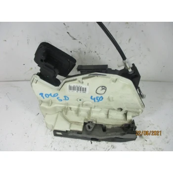 ZAKLEP  SPREDAJ DESNA Volkswagen Polo 2010 1.6TDI 5K1837016