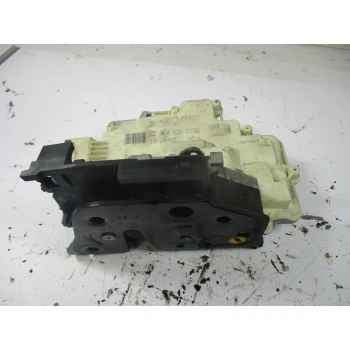 ZAKLEP  ZADAJ LEVA Volkswagen Passat 2008 1.9 TDI 3C4839015A