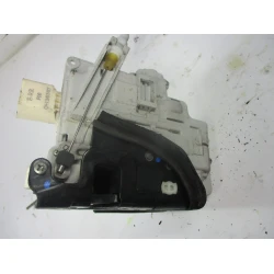 ZAKLEP  SPREDAJ DESNA Audi A4, S4 2007 2.0TDI AVANT 8e0837016aa