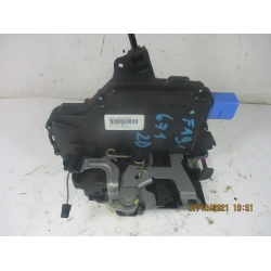 ZAKLEP  ZADAJ DESNA Škoda Fabia 2010 1.2 WAGON 6Y0839016A