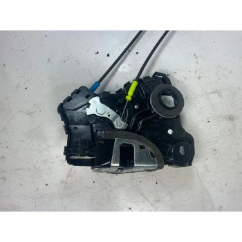 ZAKLEP  SPREDAJ DESNA Toyota Auris 2013 1.6 A082419 	6931102190
