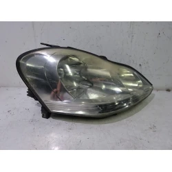 HEADLIGHT RIGHT Toyota Avensis Verso 2004 2.0D4D