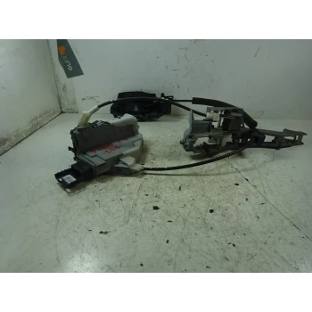ZAKLEP  ZADAJ DESNA Peugeot 5008 2010 1.6HDI